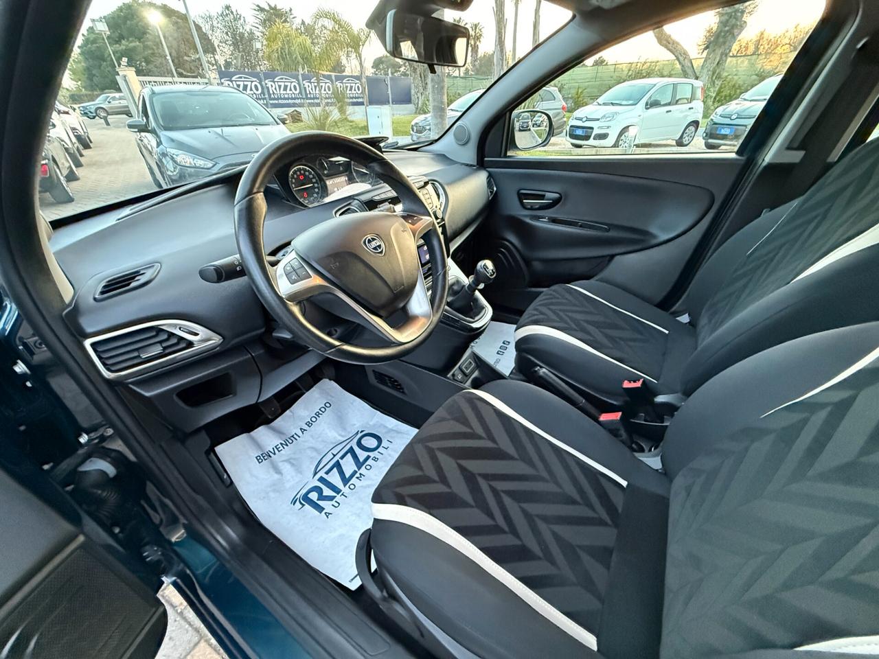 Lancia Ypsilon 1.2 69CV 5 porte Elefantino 68000km