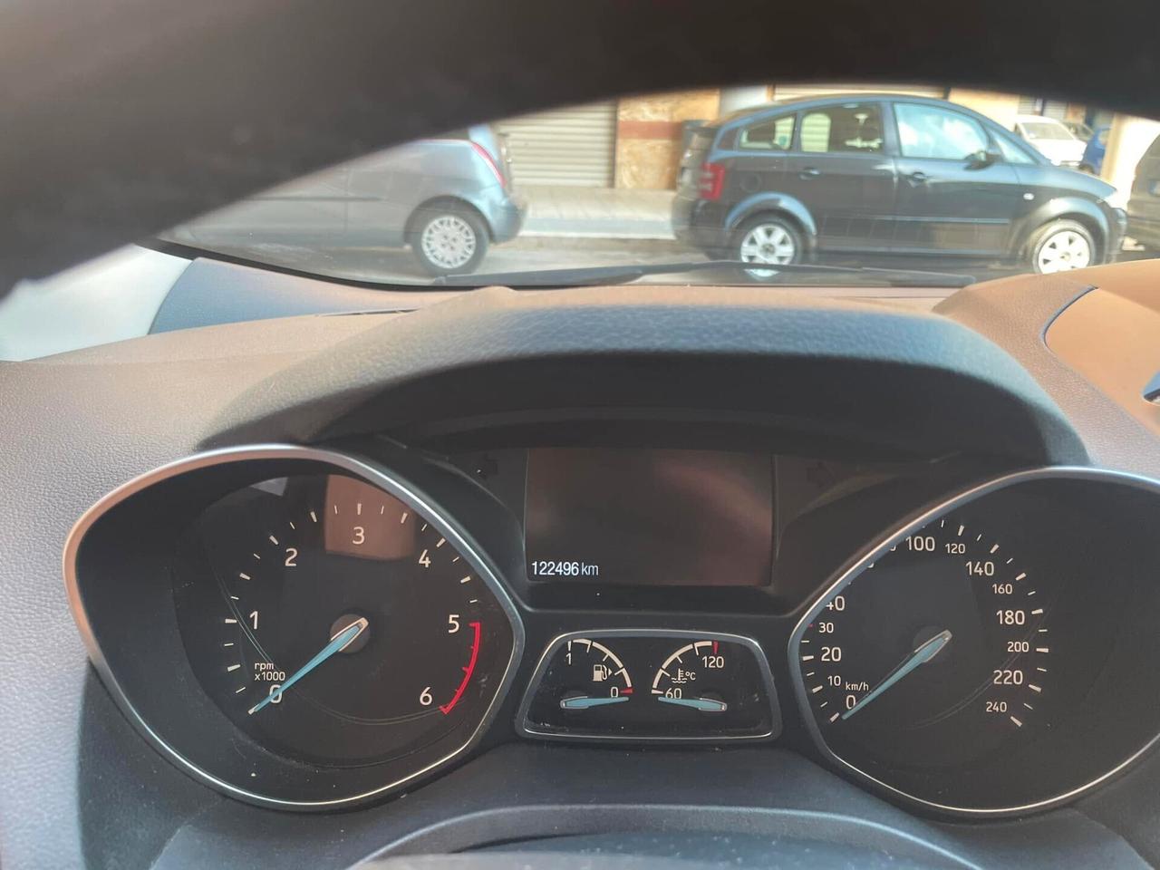 Ford Kuga 2.0 TDCI 120 CV S&S 2WD Powershift TITANIUM
