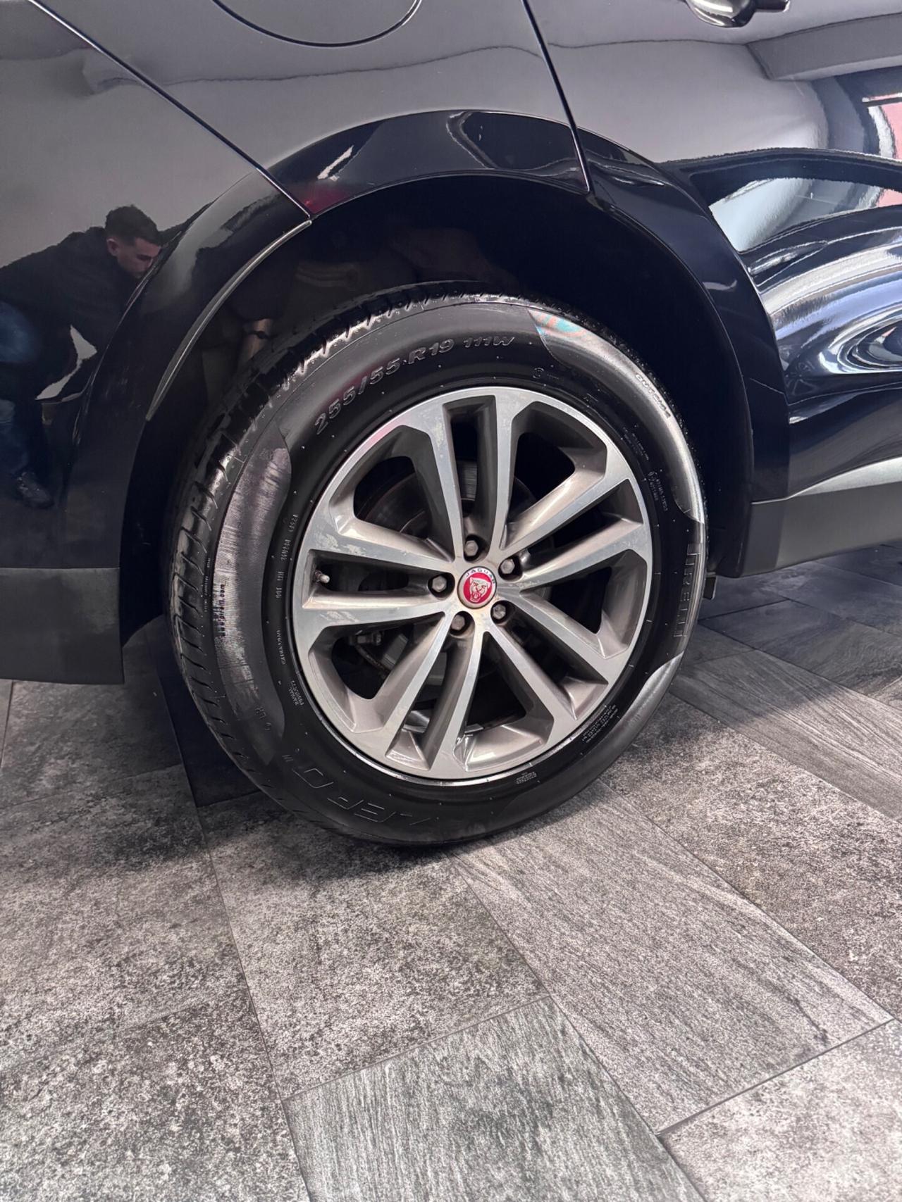 Jaguar F-Pace 2.0 D 180 CV AWD R-Sport Tetto Panoramico