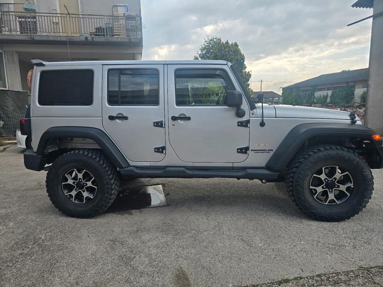 Jeep Wrangler Unlimited 2.8 CRD DPF Sahara Auto