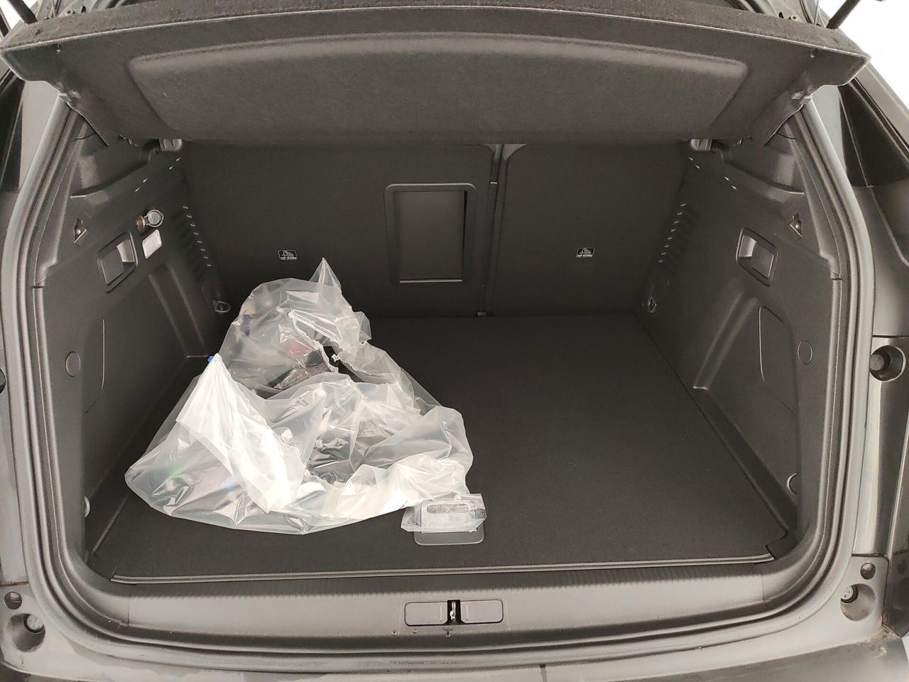 Peugeot 3008 1,6 Hybrid Phev 225cv Allure eat8
