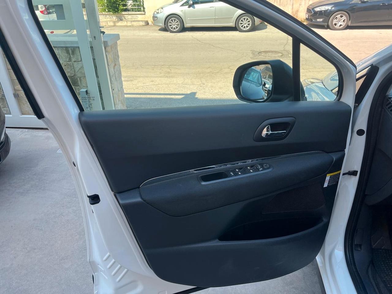 Peugeot 3008 1.6 e-HDi 115CV ETG6 (cambio robot.) Stop&Start Style