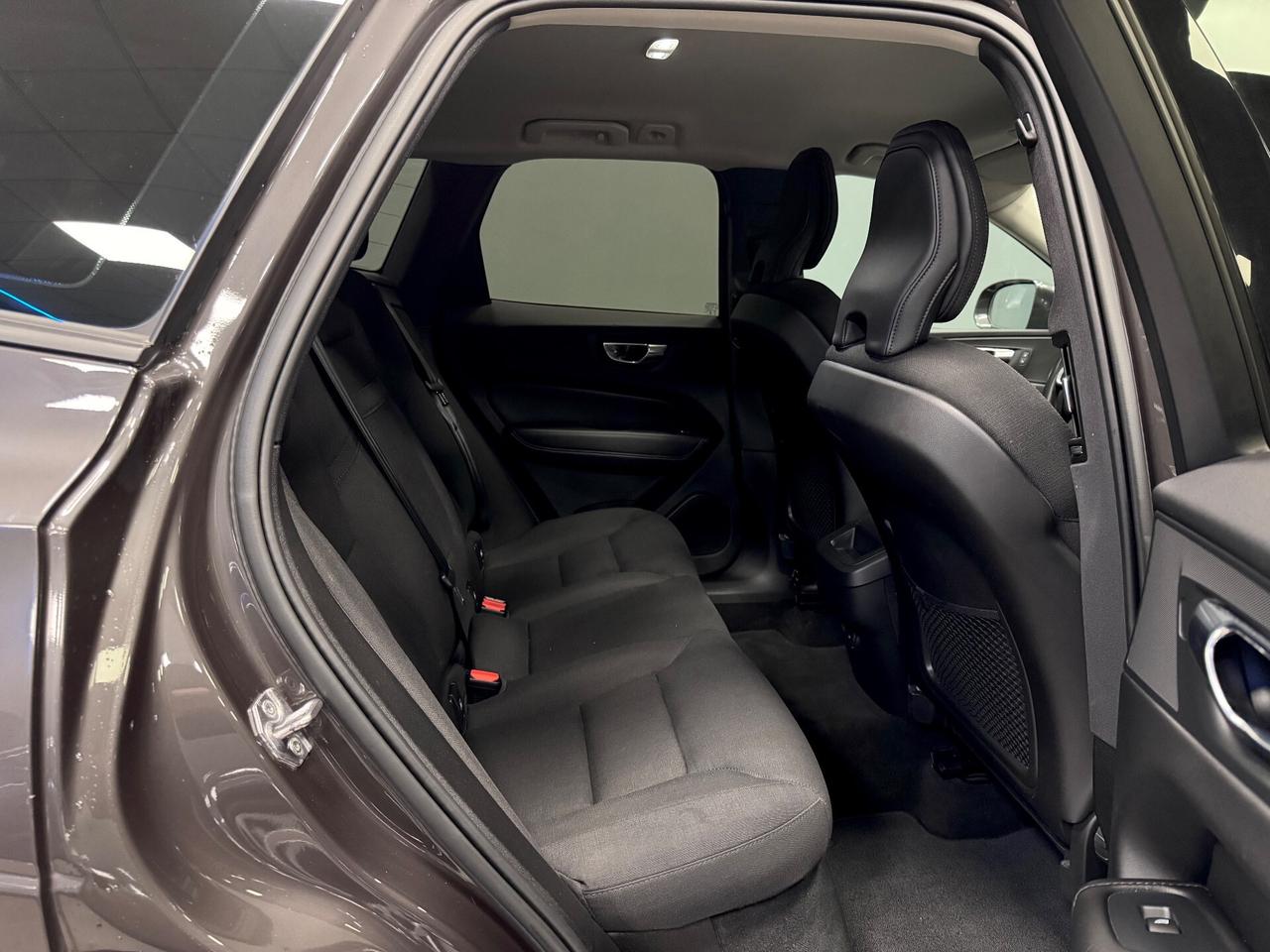 Volvo XC 60 XC60 B4 (d) AWD automatico Business