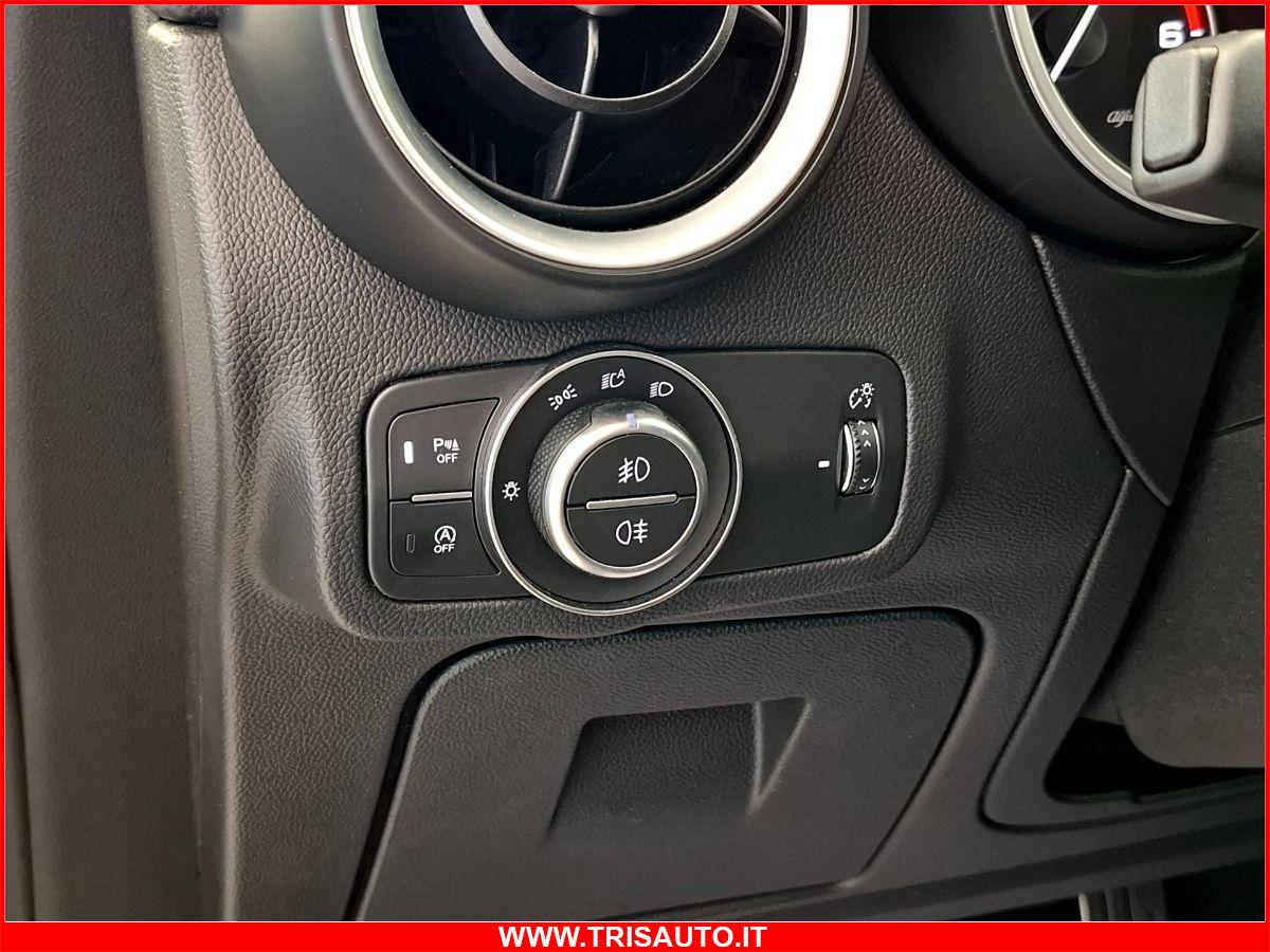 ALFA ROMEO Stelvio 2.2 Td AT8 Super (BIXENO+NAVI)