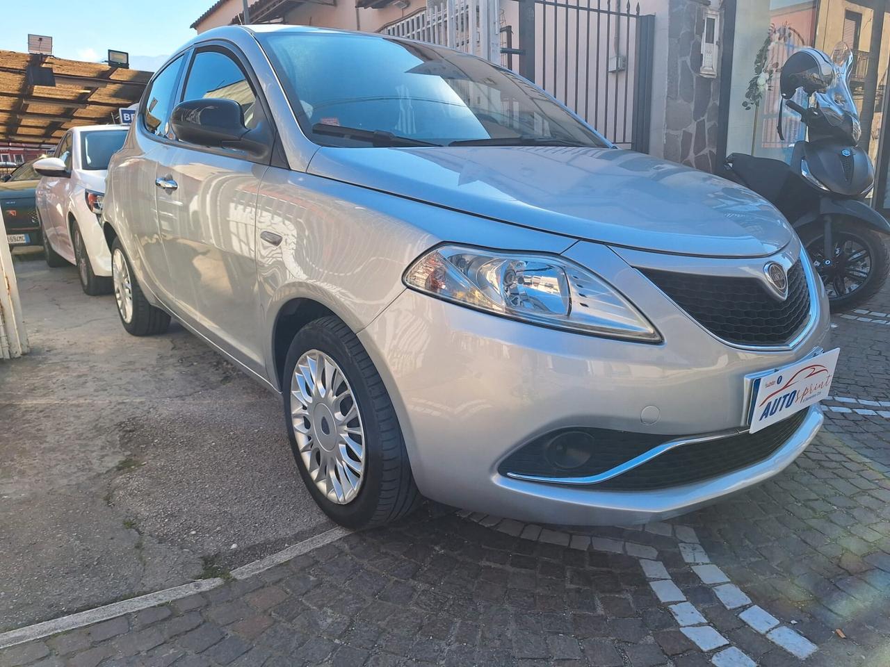 Lancia Ypsilon 1.2 69 CV 5 porte GPL Ecochic Silver