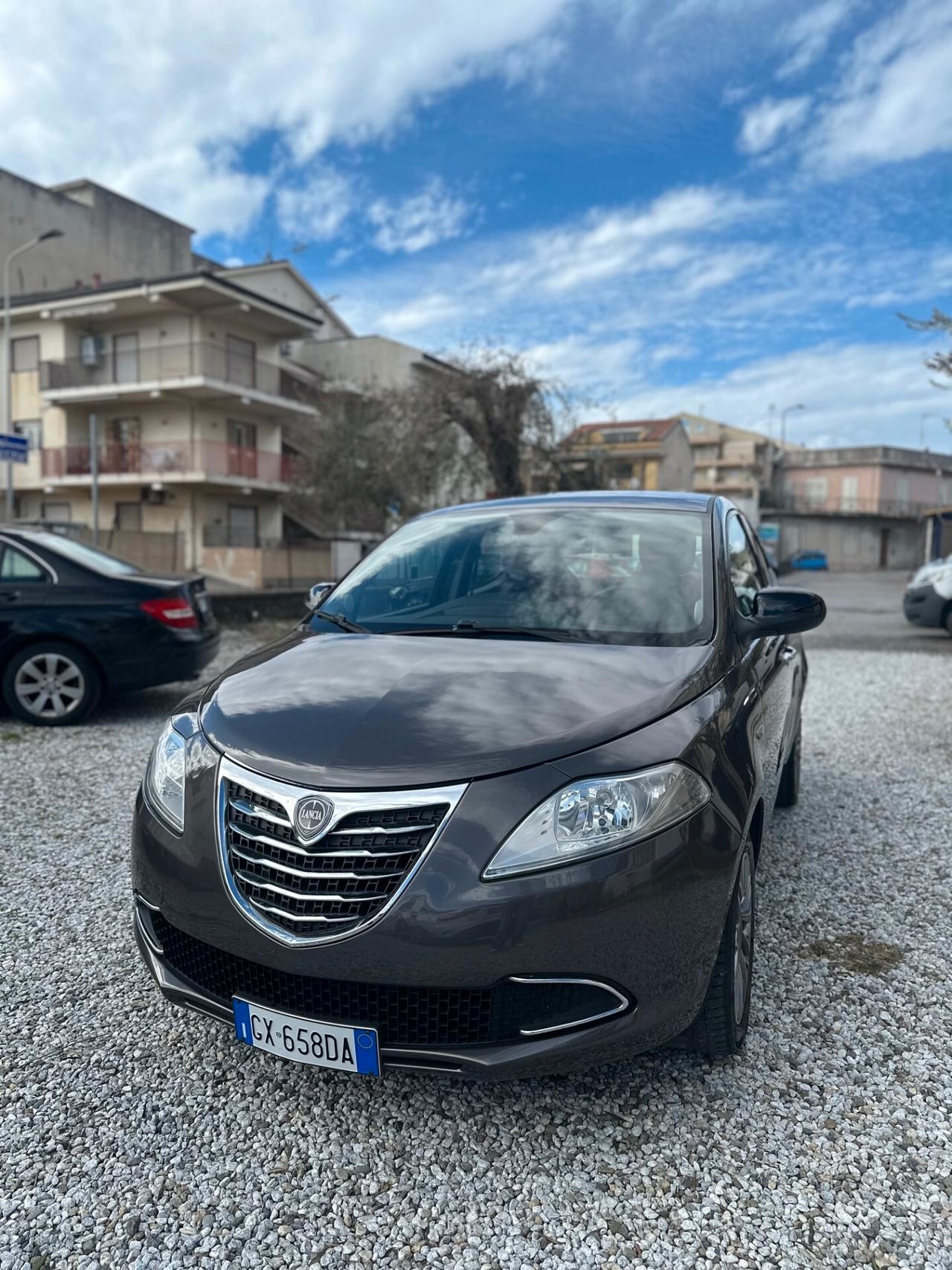 Lancia Ypsilon 1.2 69 CV 5 porte S&S Gold