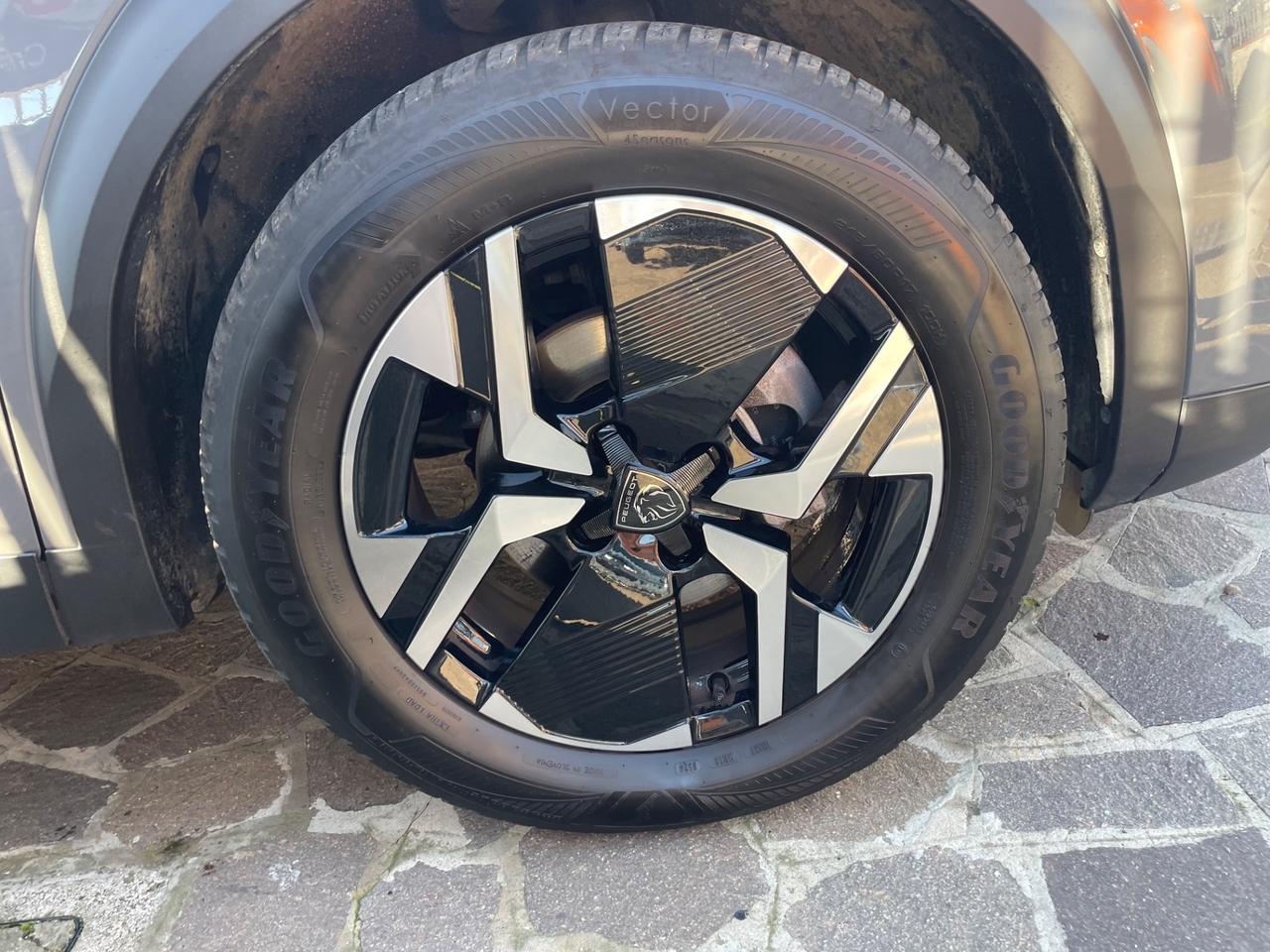 Peugeot 2008 PureTech 100 S&S Allure