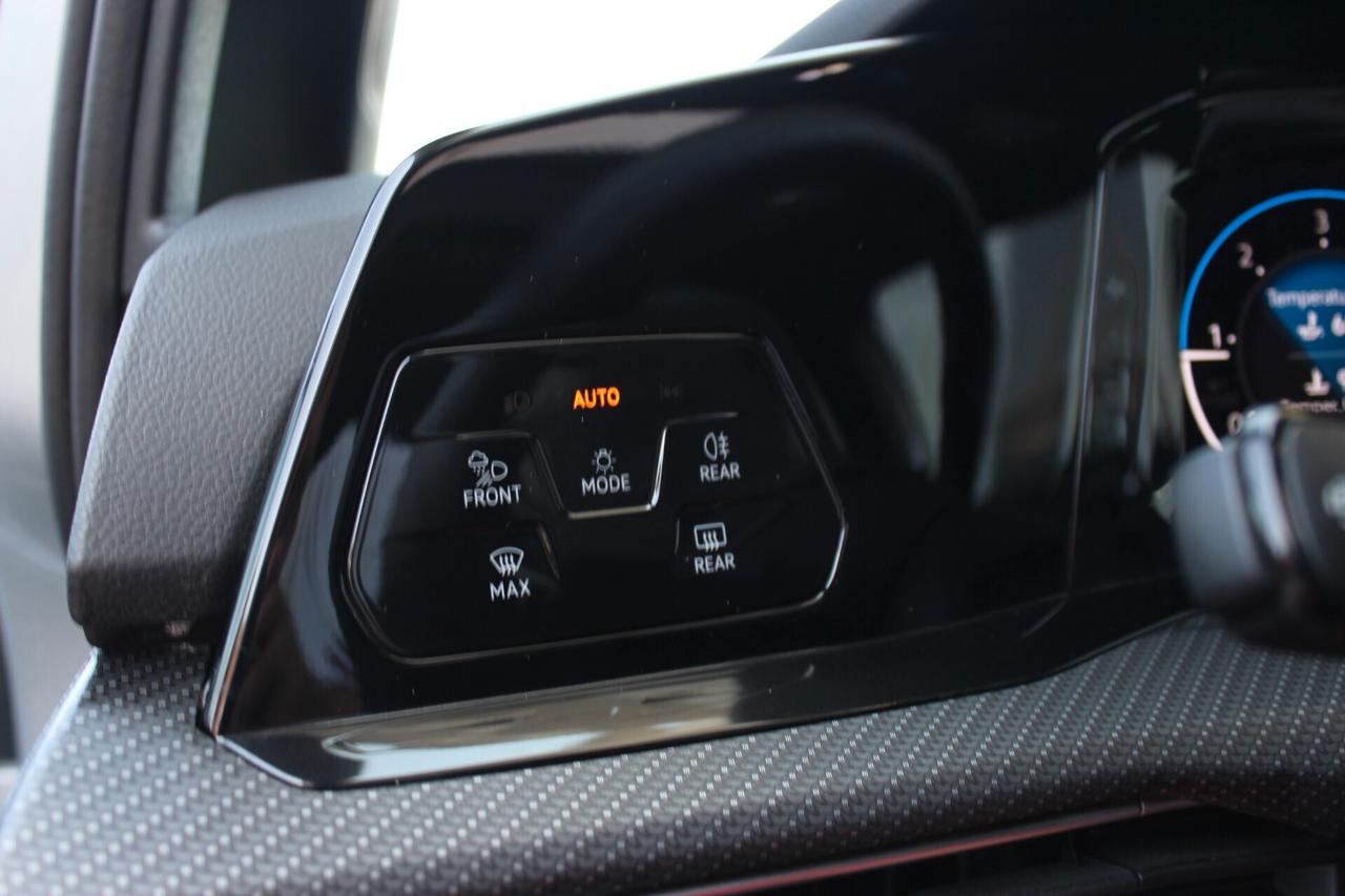 Volkswagen Golf 8 R LINE 2.0 TDI
