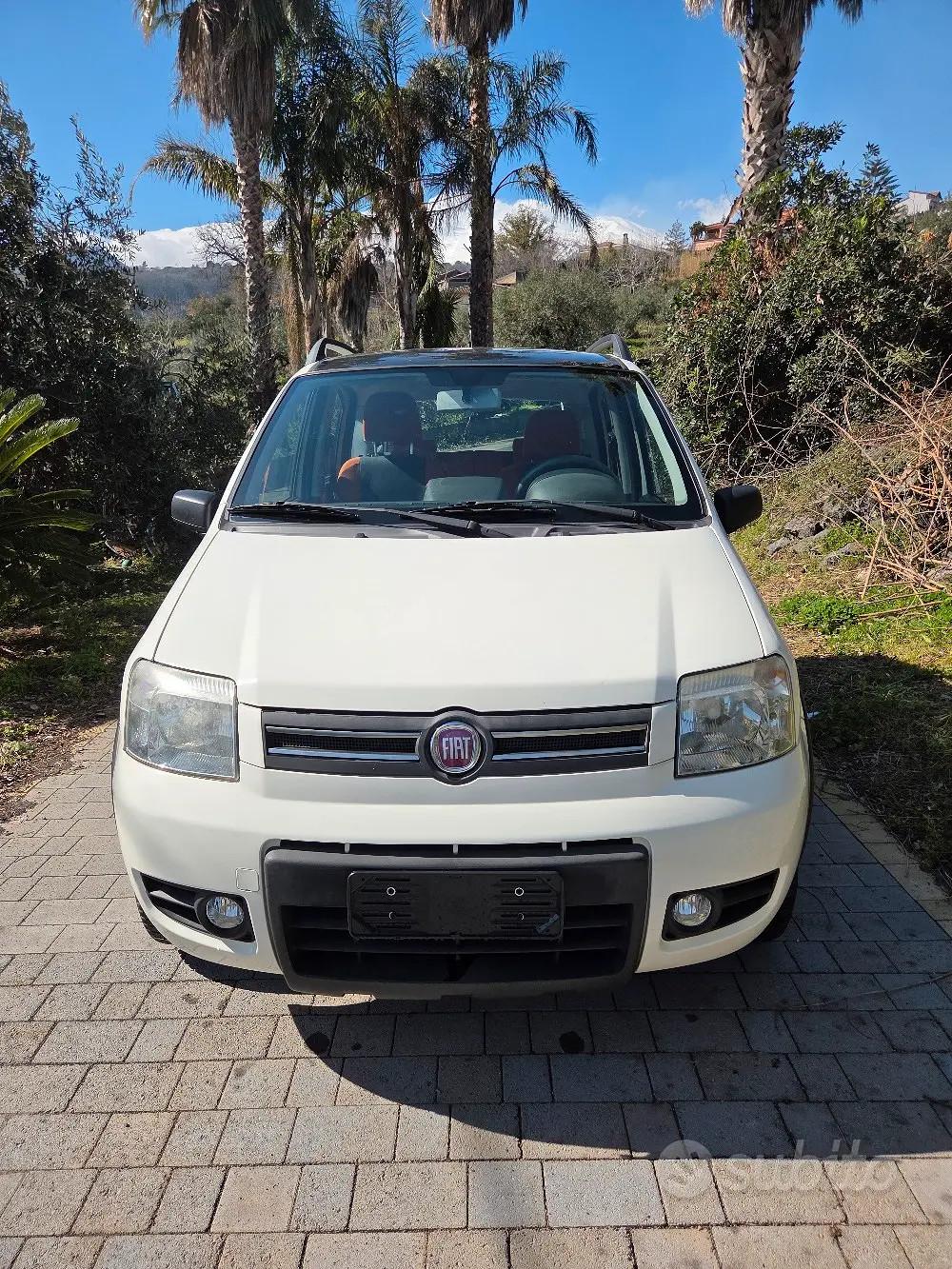 Fiat PANDA 4x4 climbing