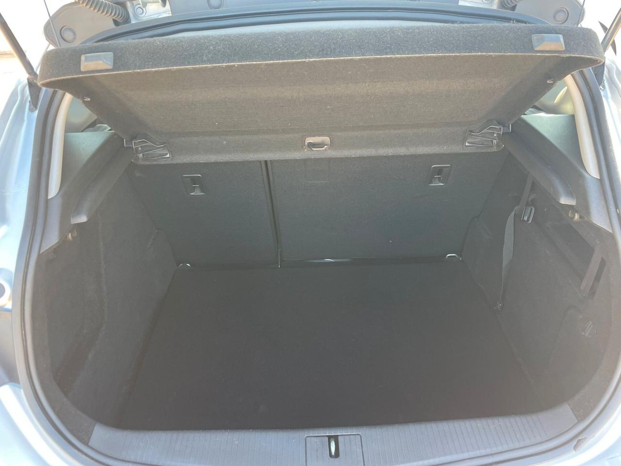 Opel Astra "Finanziabile Senza Busta Paga"
