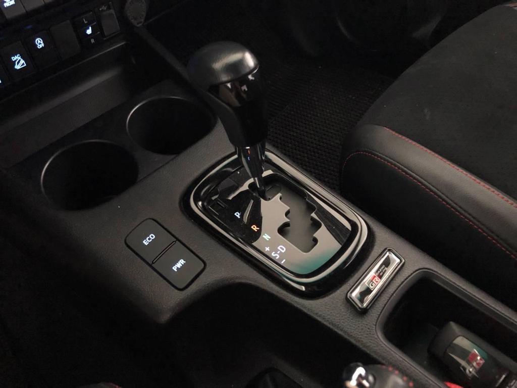 Toyota Hilux Double Cab 2.8 D GR Sport 4WD A/T