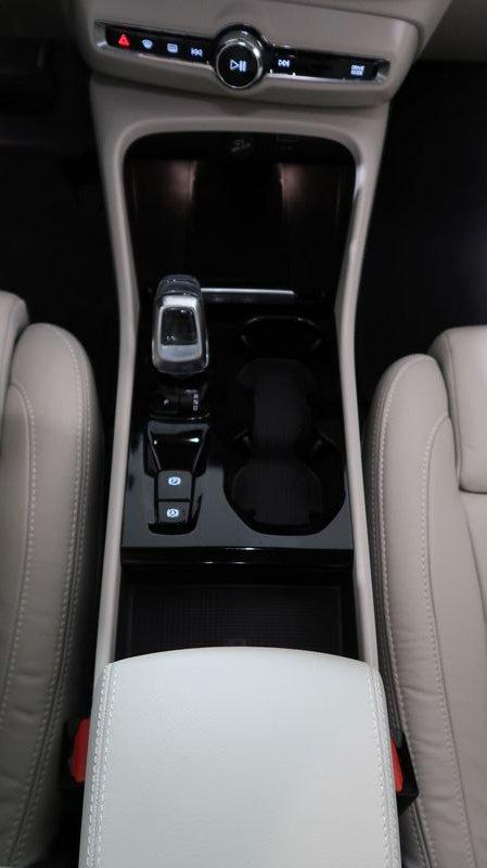 Volvo XC40 Recharge T5 Plug-in Hybrid Recharge Plus Bright