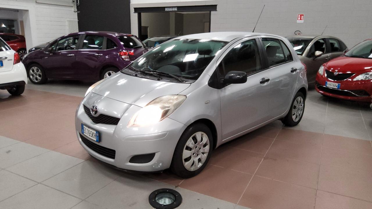 Toyota Yaris 1.0 5 porte Sol