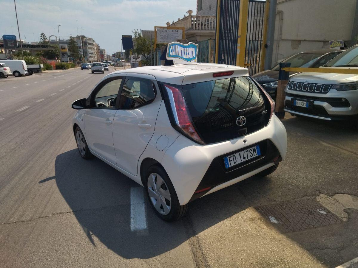 TOYOTA Aygo 1.0 VVT-i 69 CV 5 porte x-cool