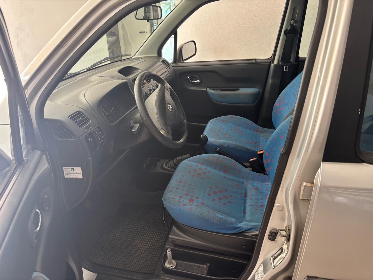 Opel Agila 1.2 16V Color Edition GPL