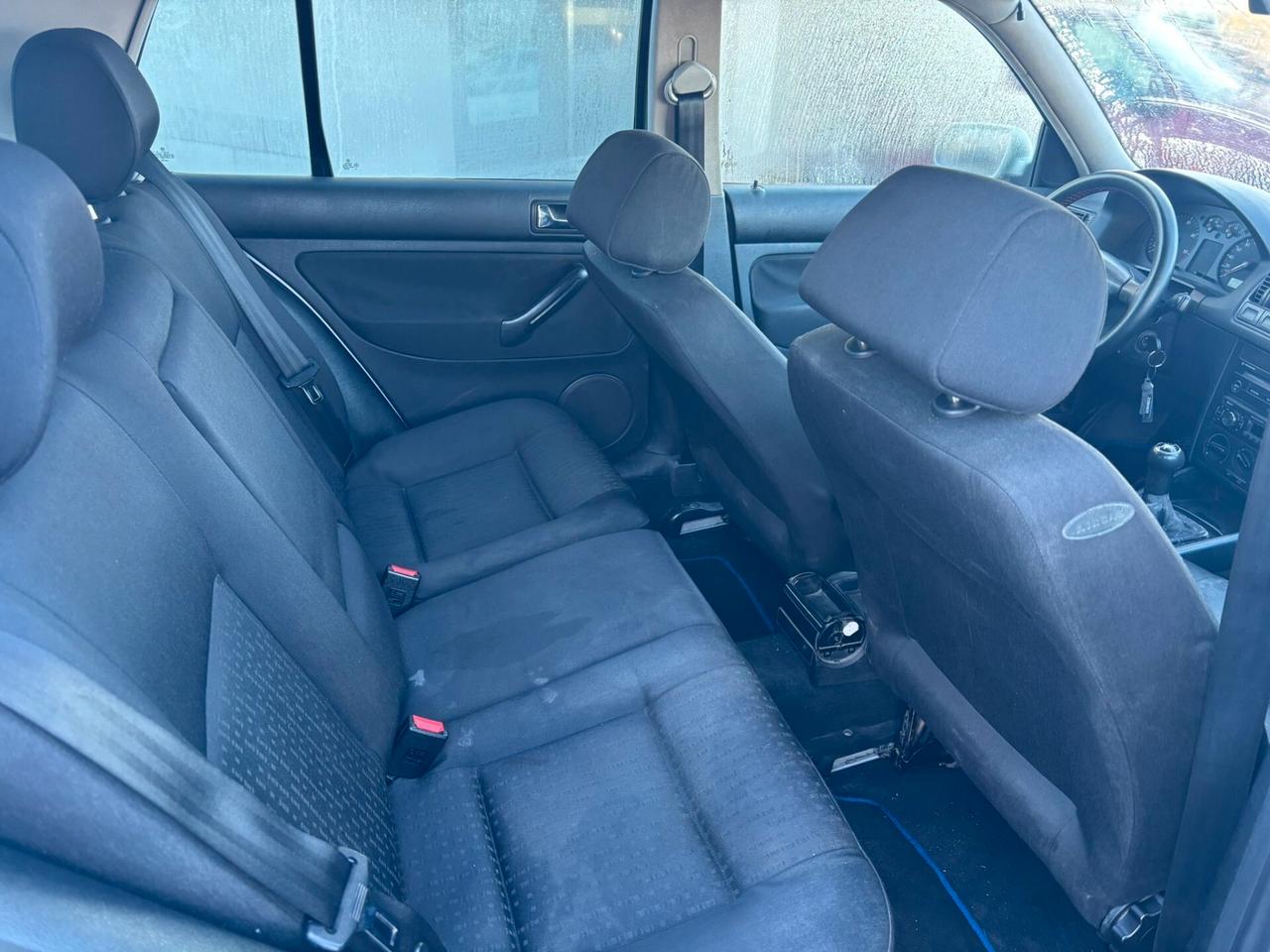 Volkswagen Golf 1.9 TDI/90 CV cat 5p. 25 Years