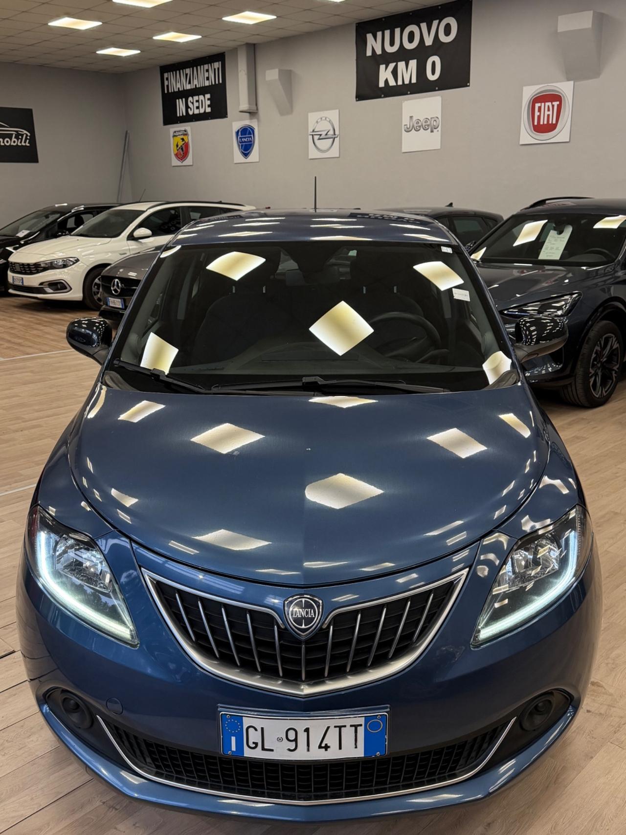 Lancia Ypsilon 1.0 FireFly 5 porte S&S Hybrid Silver