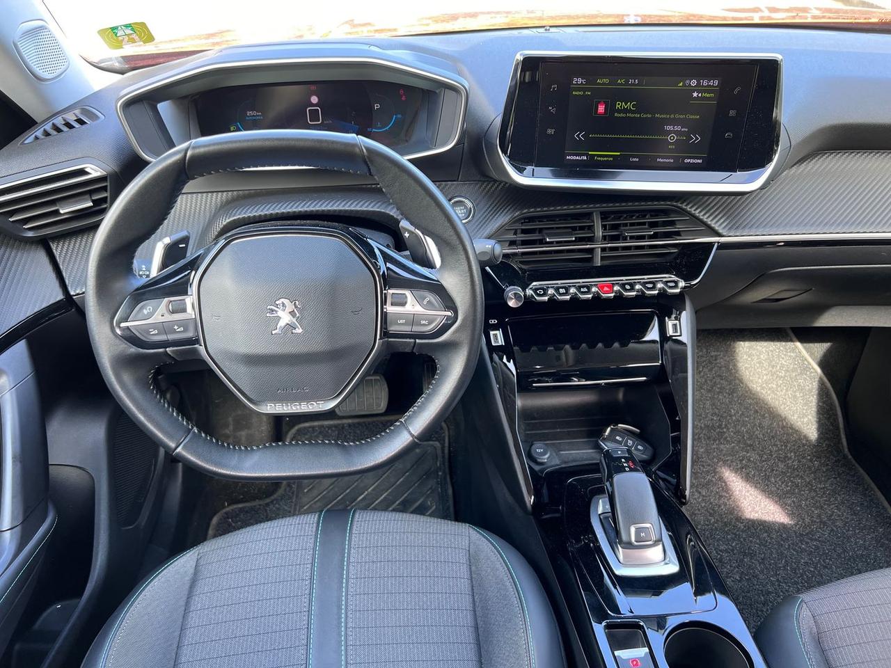 Peugeot 2008 Allure Pack 1.2 PureTech 130