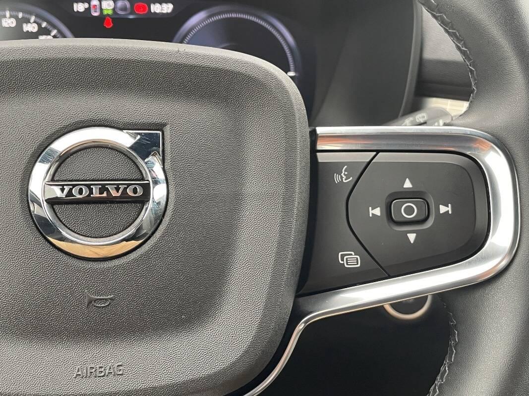 Volvo XC40 1.5 t4 recharge phev con CarPlay