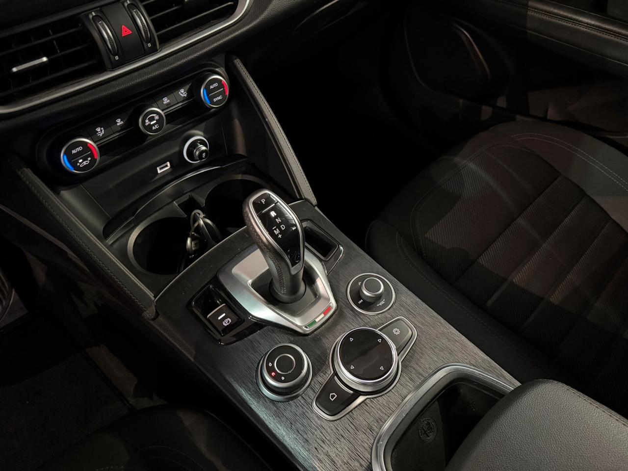 Alfa Romeo Stelvio 2.2 Turbodiesel 160 CV AT8 RWD Rosso Edizione