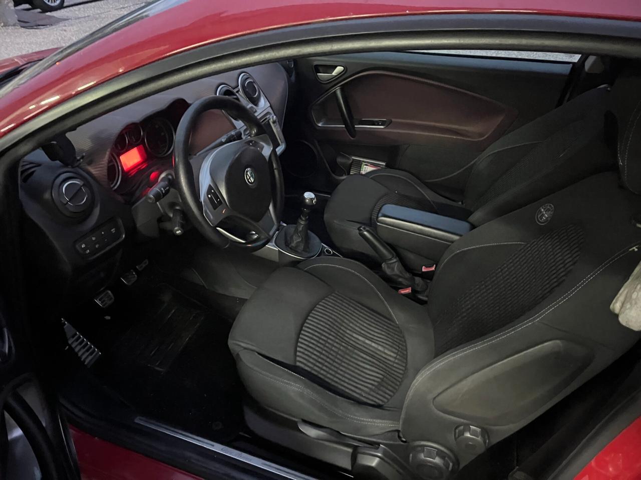 Alfa Romeo MiTo 1.6 JTDm 16V Distinctive Sport Pack