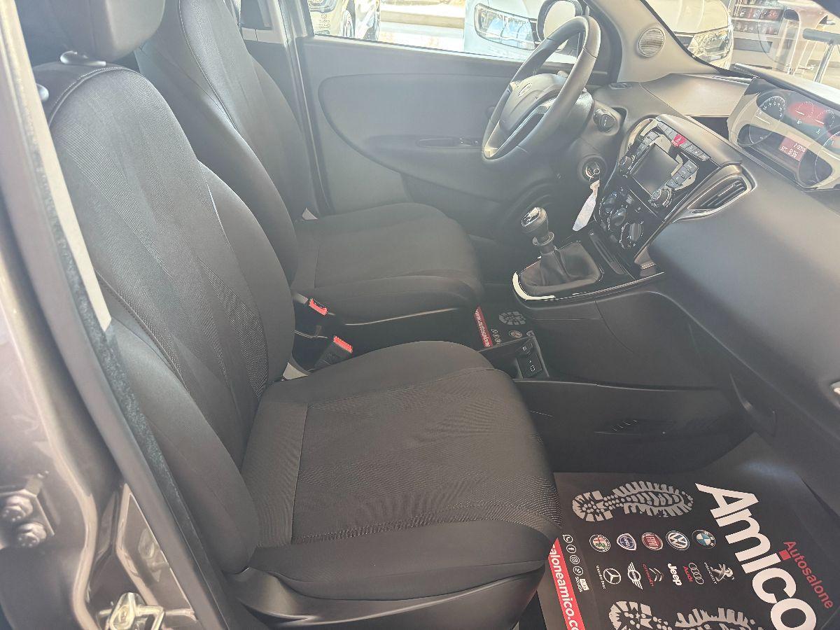 LANCIA - Ypsilon - 1.2 69 CV 5p. S&S Platinum 20.000 Km