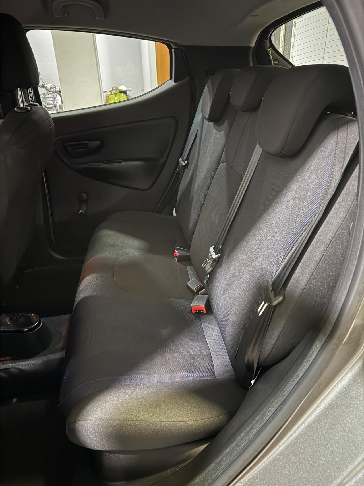 Lancia Ypsilon 1.2 69 CV 5 porte S&S Gold