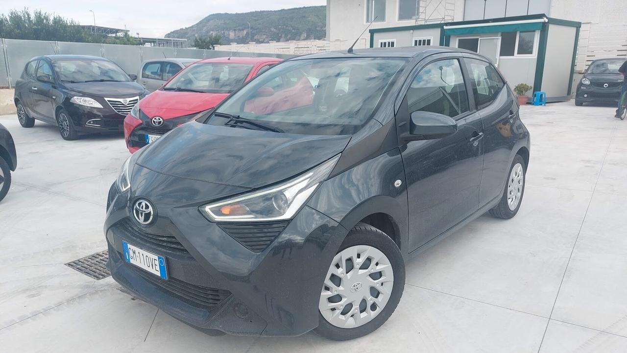 Toyota Aygo Connect 1.0 VVT-i 72 CV 5 porte 2021