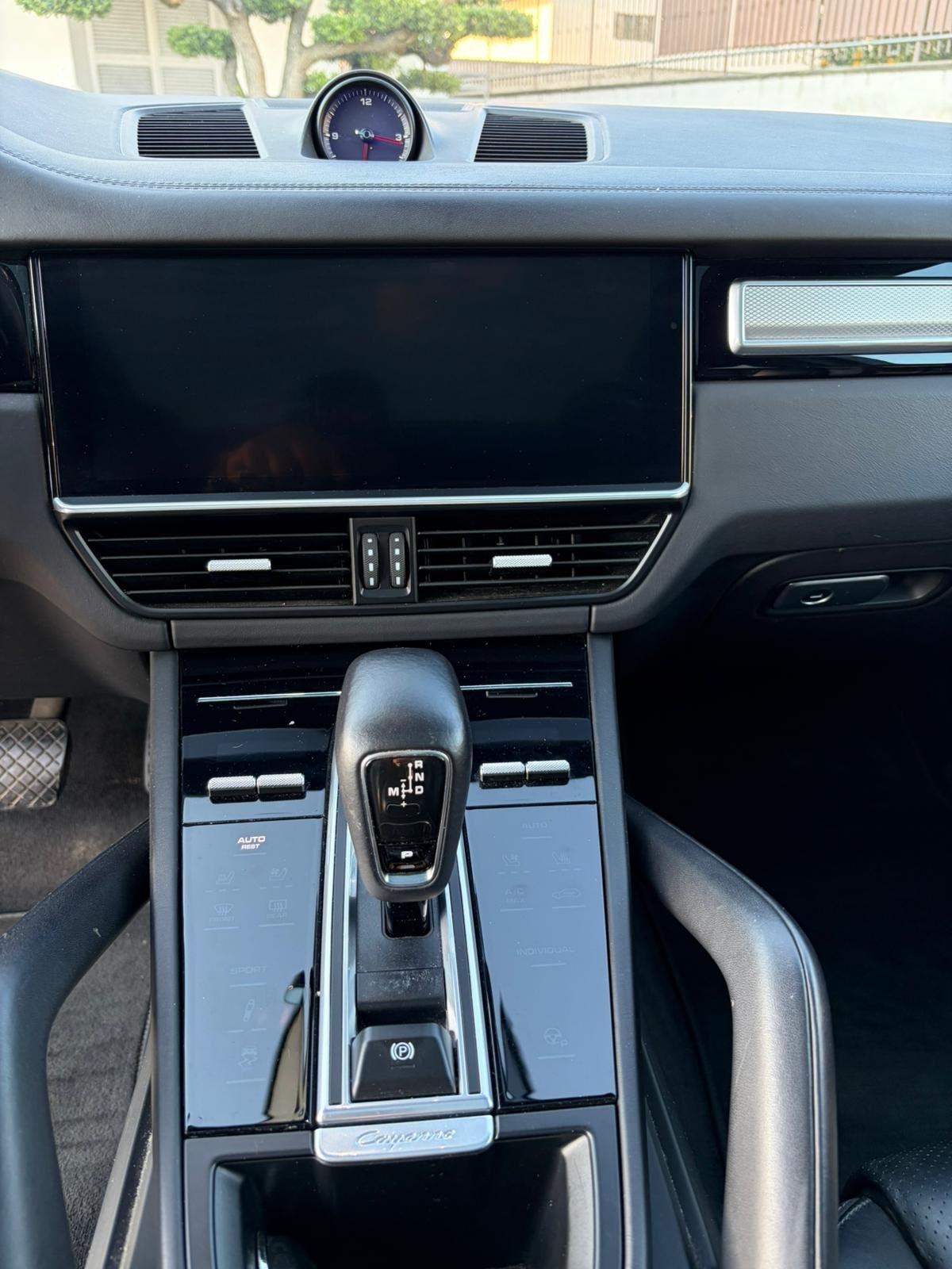Porsche Cayenne Coupé 3.0 V6 PLATINUM EDITION - Full