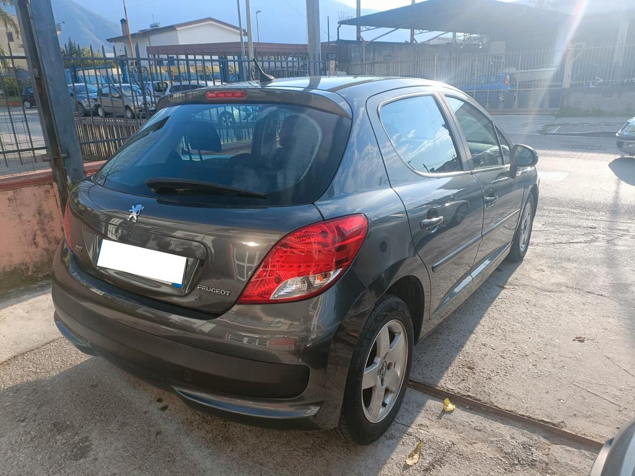 Peugeot 207 1.4 HDi 70CV 5p. X Line OK NEOPATENTATI