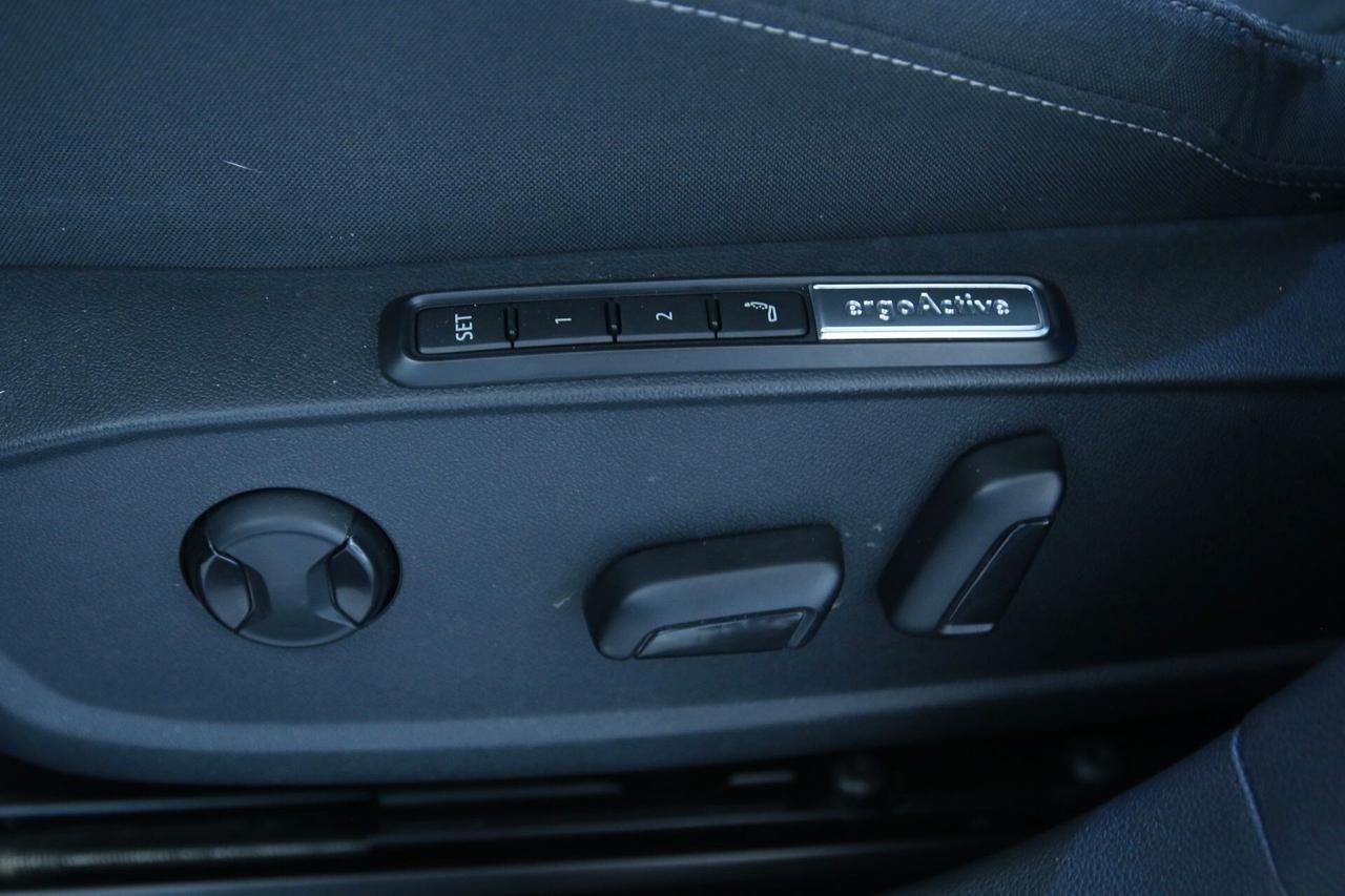 Volkswagen Golf 1.5 eTSI 130CV DSG