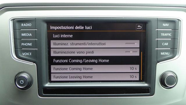 VOLKSWAGEN Passat Variant 1.6 TDI SCR DSG Business BMT