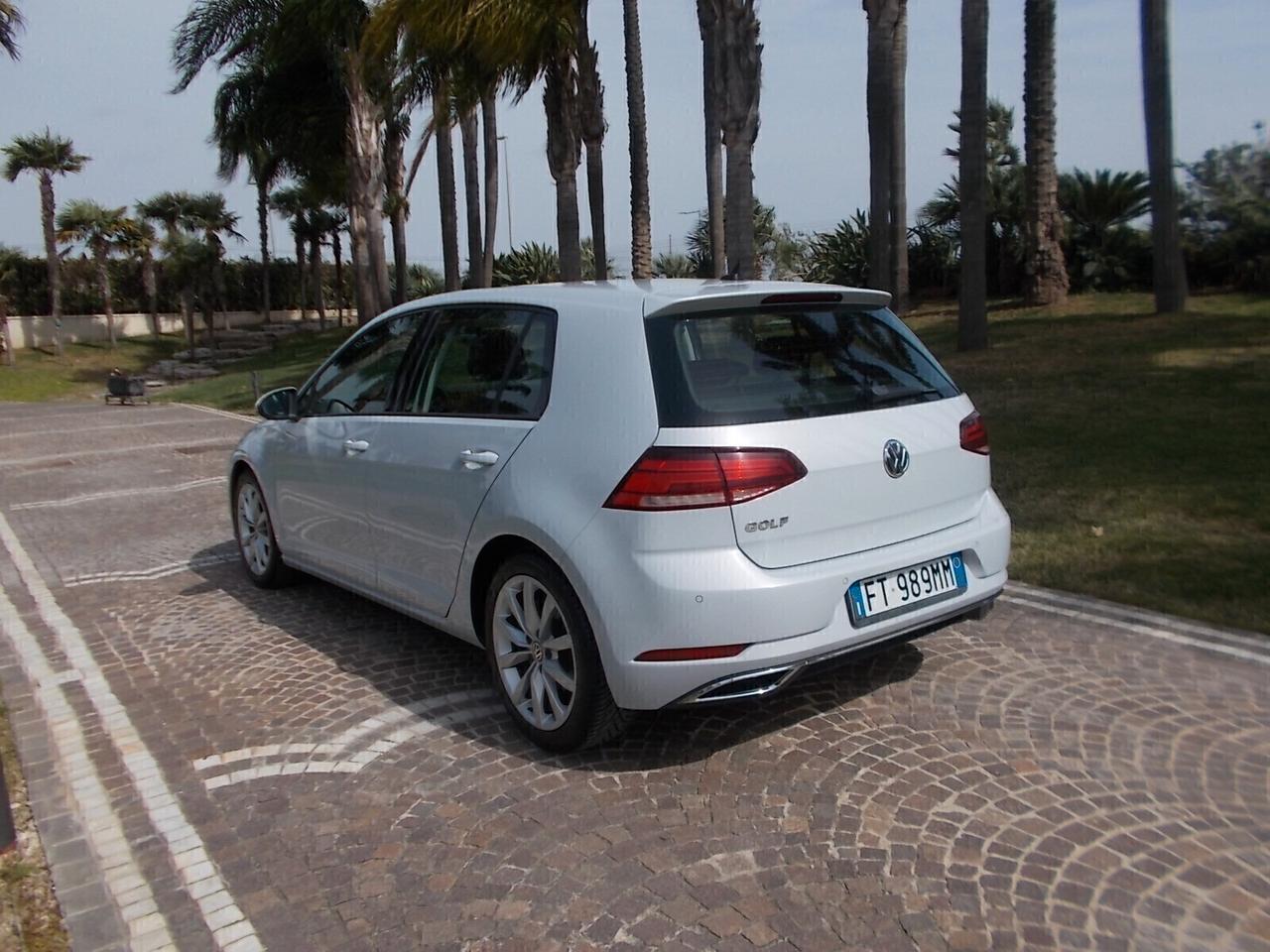Volkswagen Golf 1.6 TDi VIRTUAL COCKPIT da VETRINA