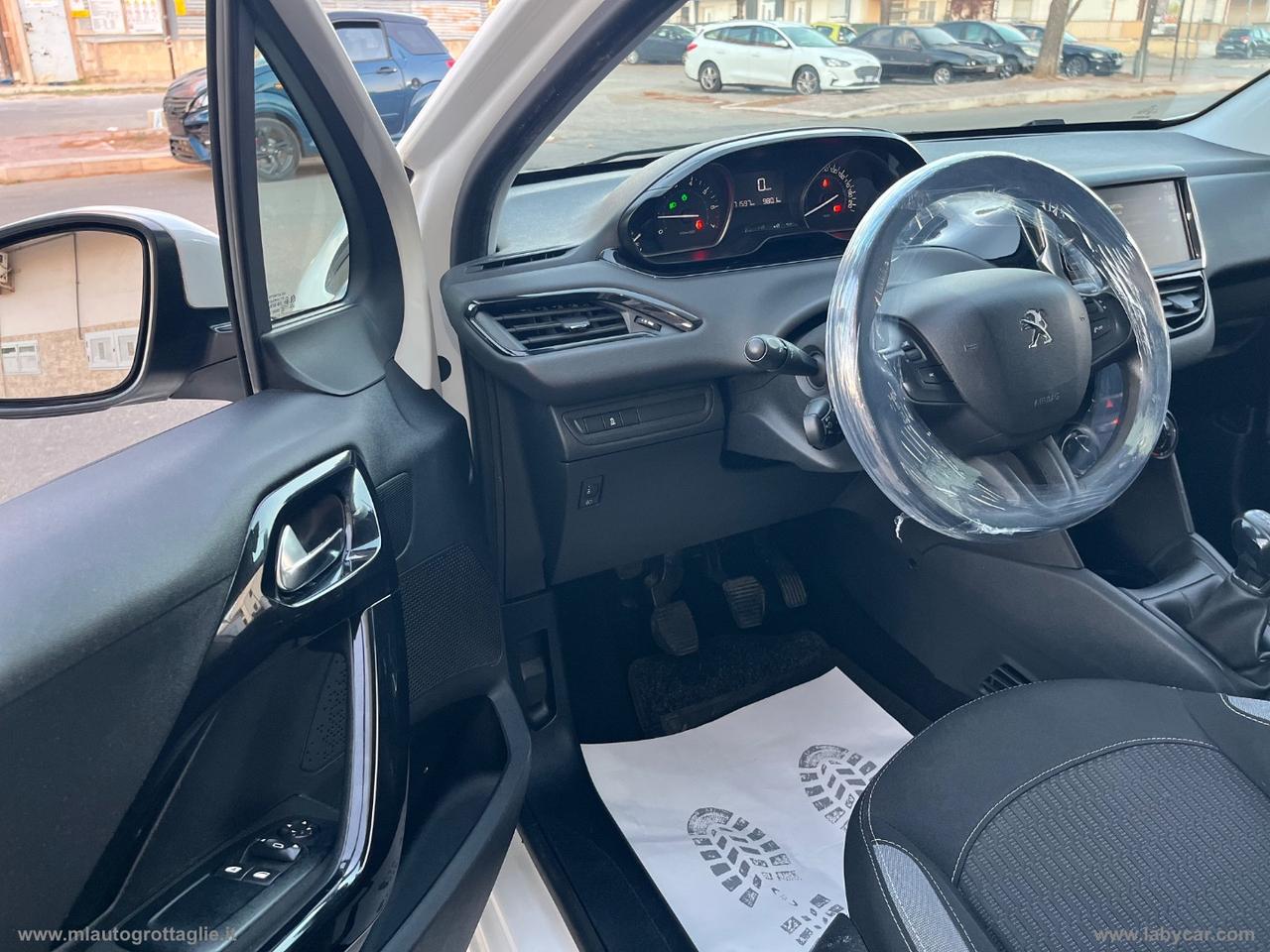 PEUGEOT 208 PureTech 82 5p. Allure