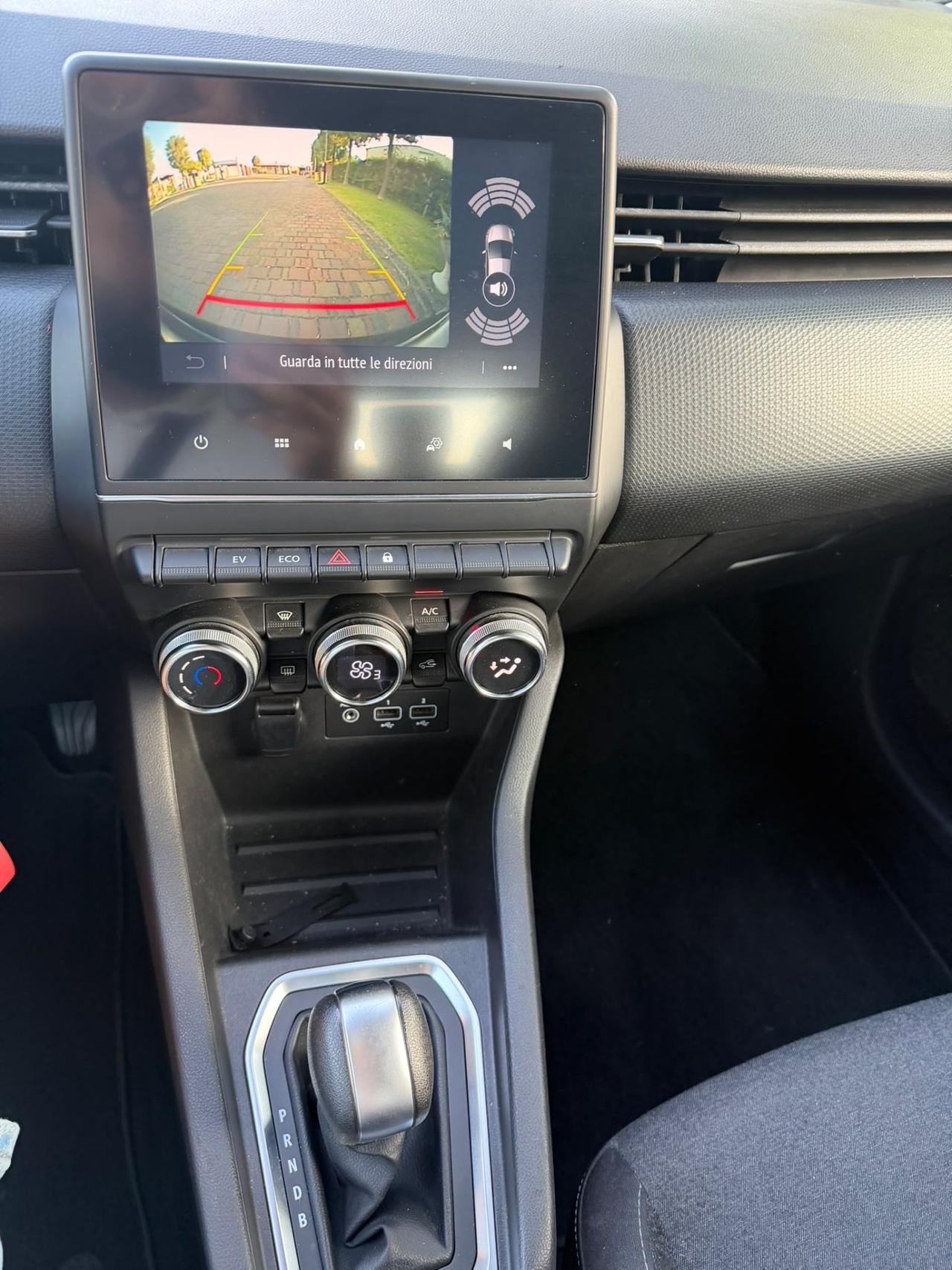 Renault Clio Full Hybrid E-Tech 140 CV 5 porte Initiale Paris