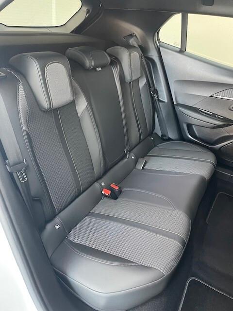 Peugeot 2008 BlueHDi 130 S&S EAT8 GT Pack