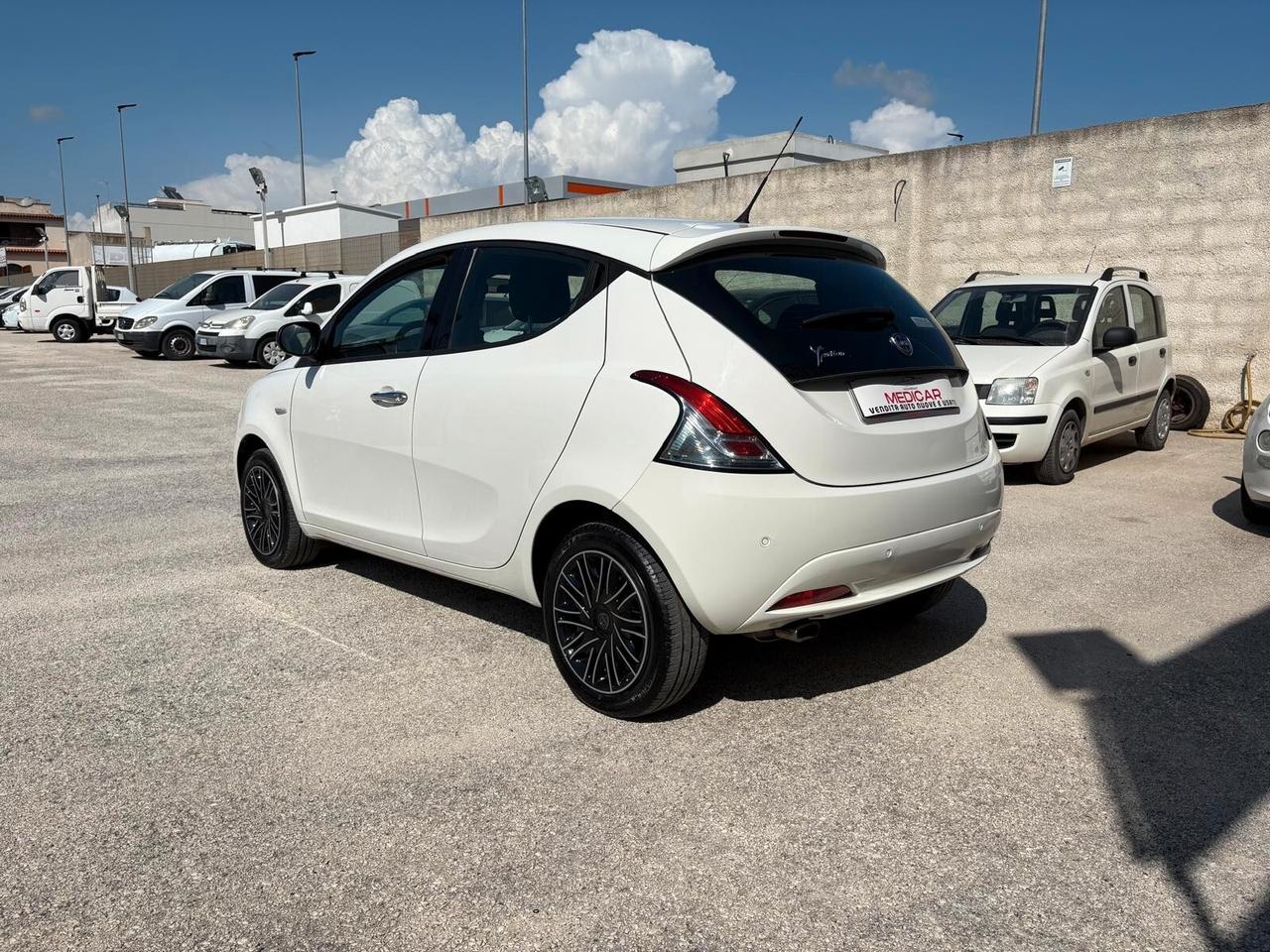 Lancia Ypsilon 1.2 69 CV 5 porte S&S Gold