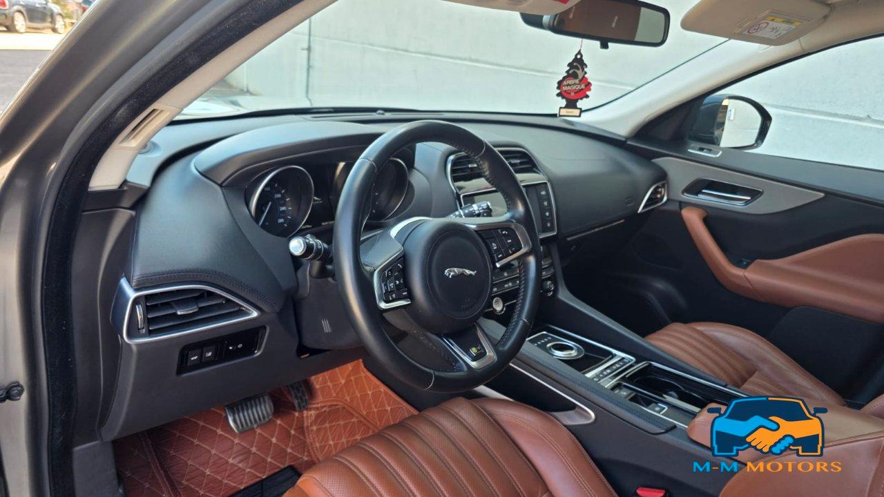 Jaguar F-Pace 2.0d i4 Portfolio awd 240cv auto my18