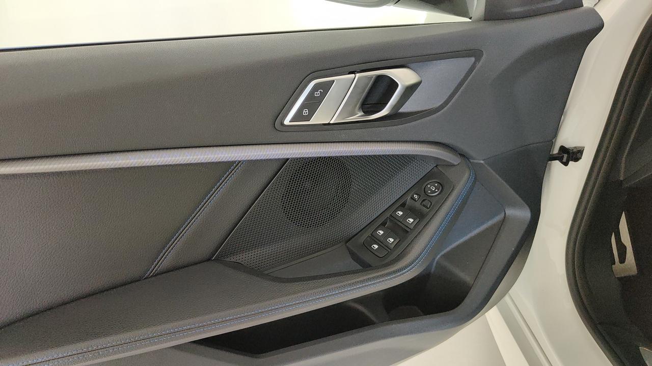 BMW Serie 1 F40 - 116d Msport auto