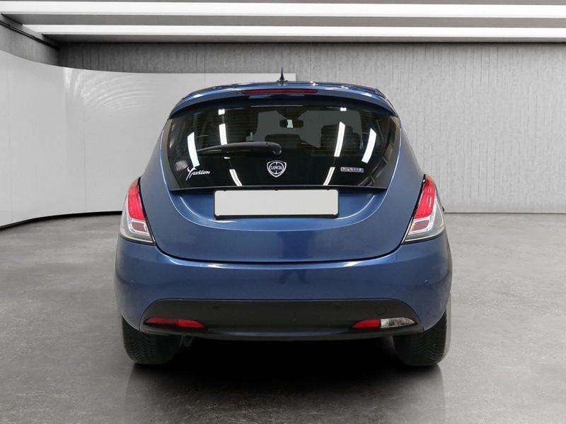 Lancia Ypsilon 1.0 firefly hybrid Silver Plus s&s 70cv