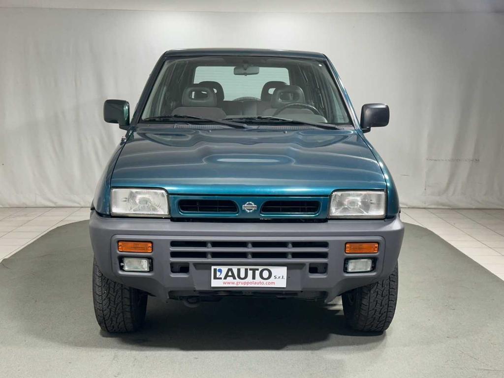 Nissan Terrano 2.7 td SE HT 3p