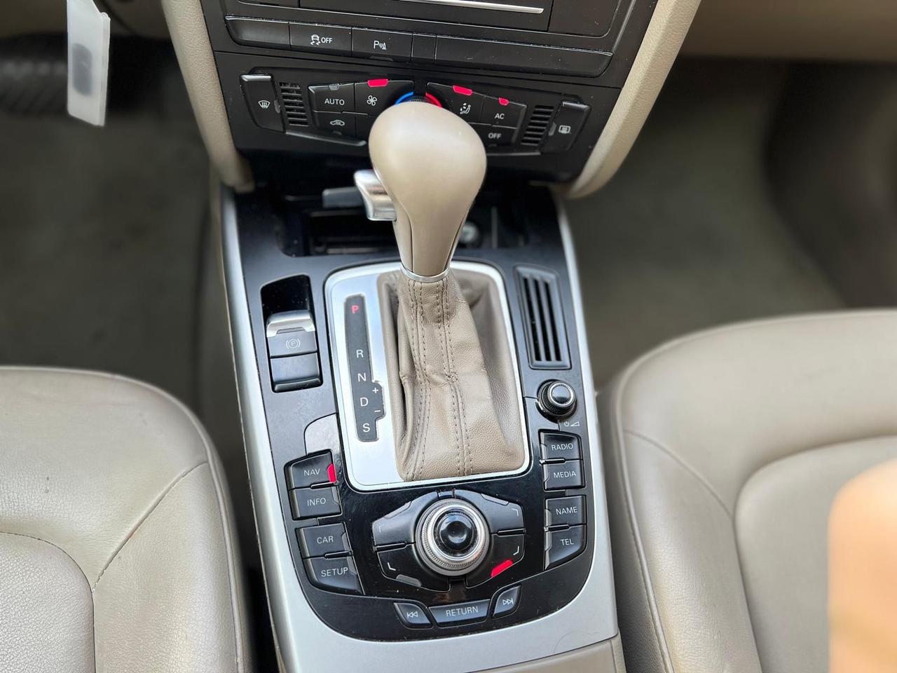 Audi A4 Avant 2.0 TDI 143CV cambio automatico Unico Prop