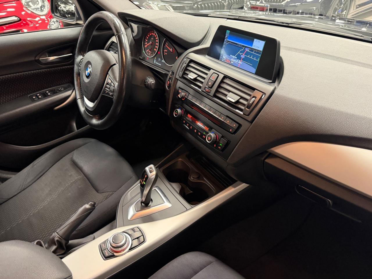 Bmw 118 118d 5p. Urban