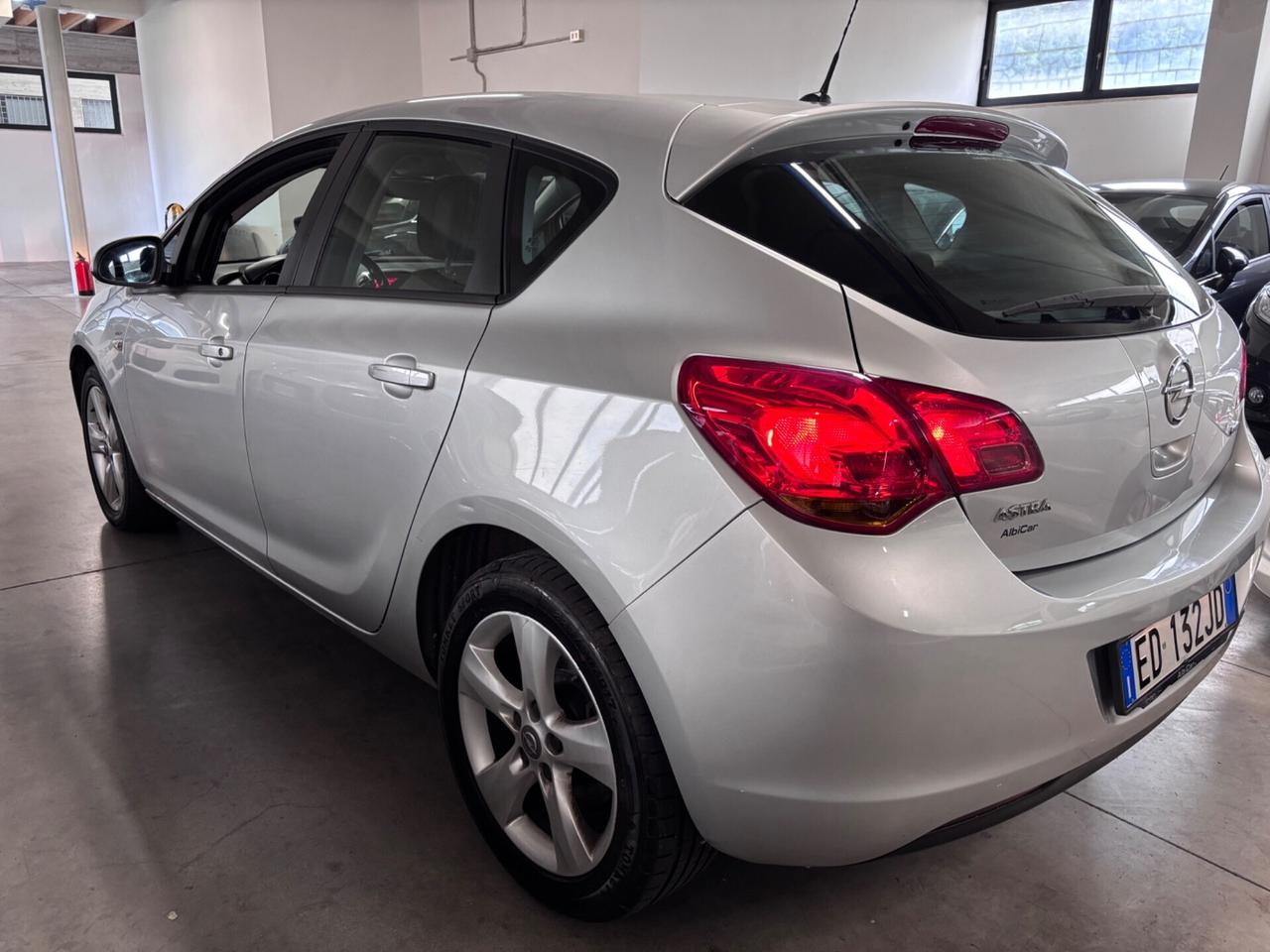 Opel Astra 1.7 CDTI 110CV 5 porte Cosmo