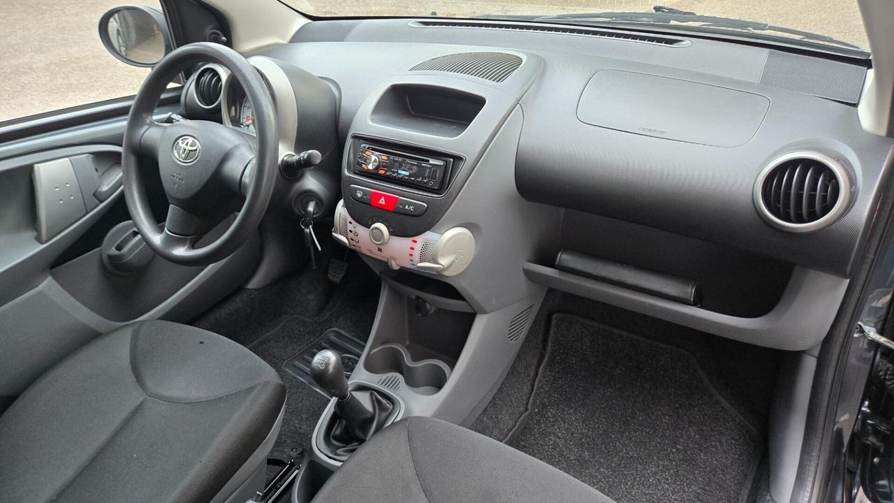 Toyota Aygo 1.0 12V VVT-i 3 porte Now Connect