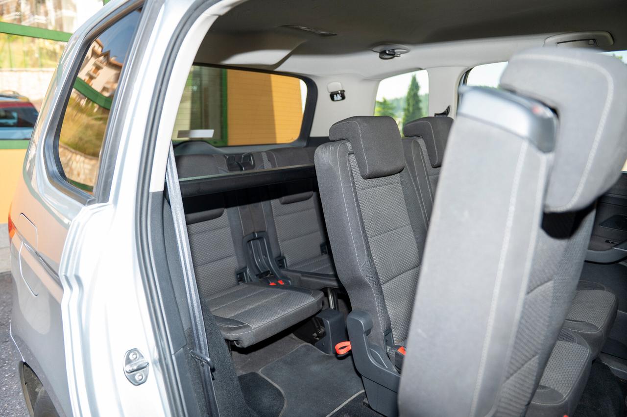 Volkswagen Touran 2.0TDI 7 POSTI