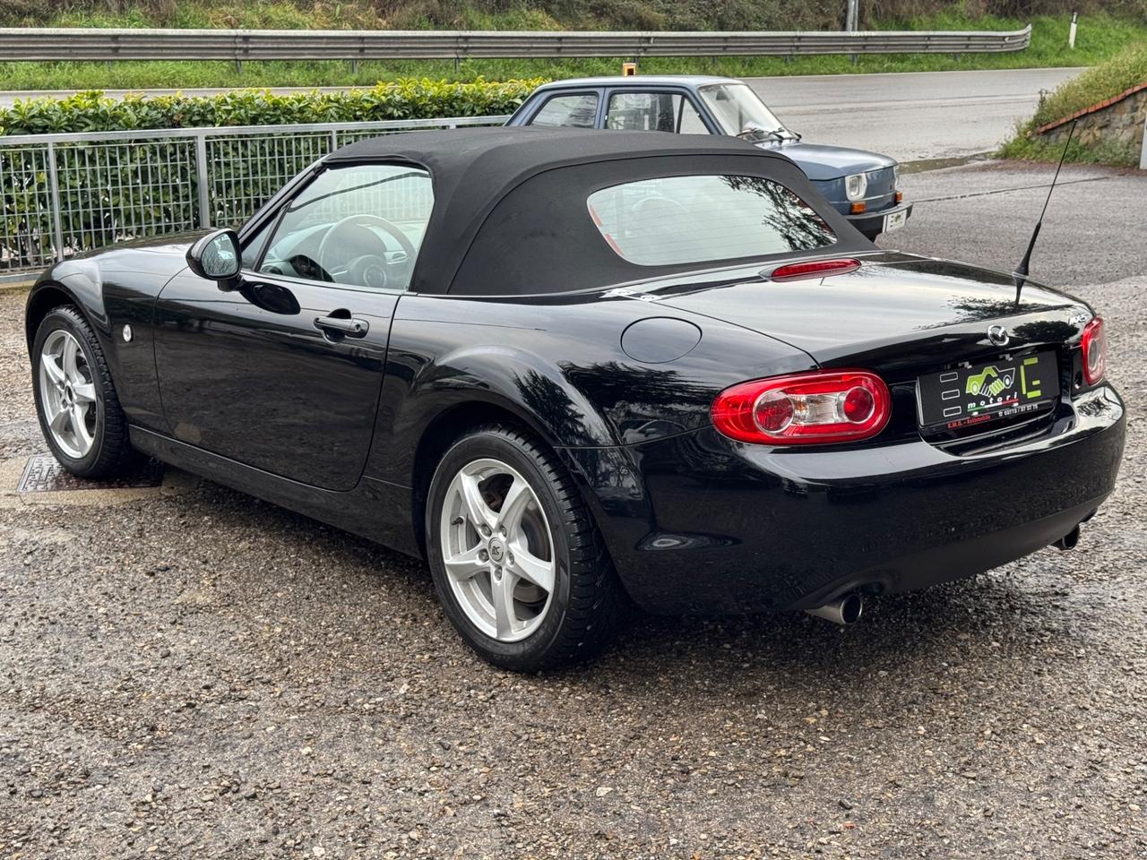 Mazda MX-5 Coupé 1.8L Wind