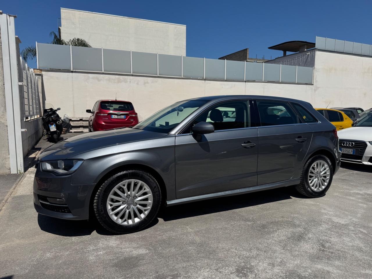 Audi A3 Sportback 1.6 DIESEL 105CV 2013