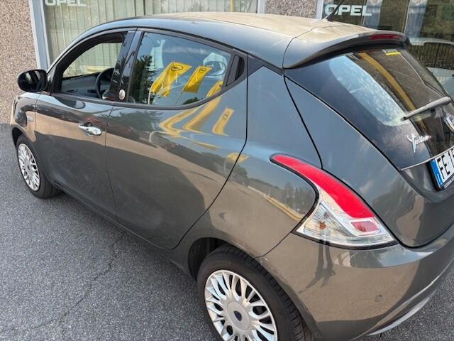 Lancia Ypsilon 1.2 69 CV 5 porte GPL Ecochic Gold