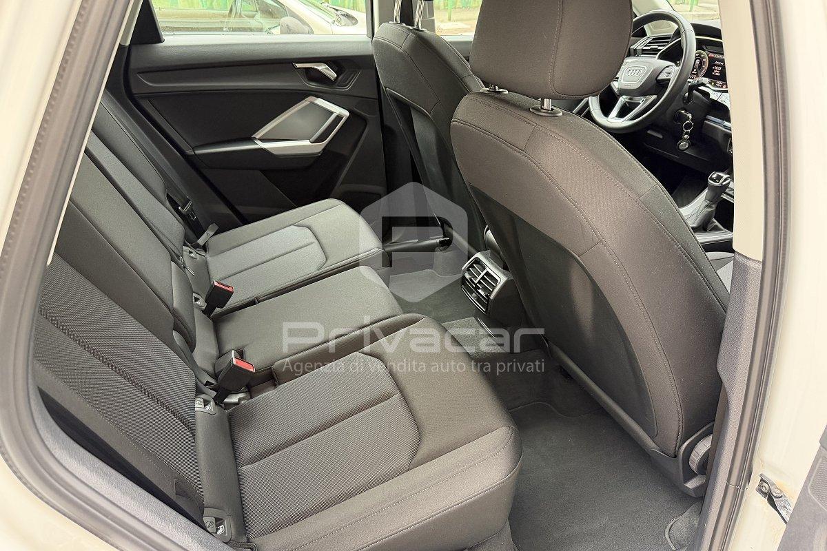 AUDI Q3 45 TFSI e S tronic Business